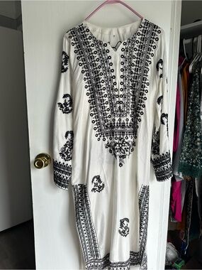 White & Black Embroidered Long Sleeve kurta